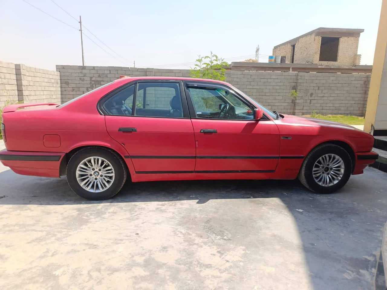 ٥٢٥ مسكر مكفولة من حادث بلادية كلها جاهزة ميكانيك وصدر وغرفة
*********** 
مكانها ديالى خان بني سعد 
مكلف بنشر 
سعرها وباقي التفاصيل يم راعيها
