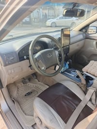 سورنتو ٢٠٠٧ وارد أمريكي  ٩٠ ورقه وبيها مجال  الرقم للتواصل 07802410725