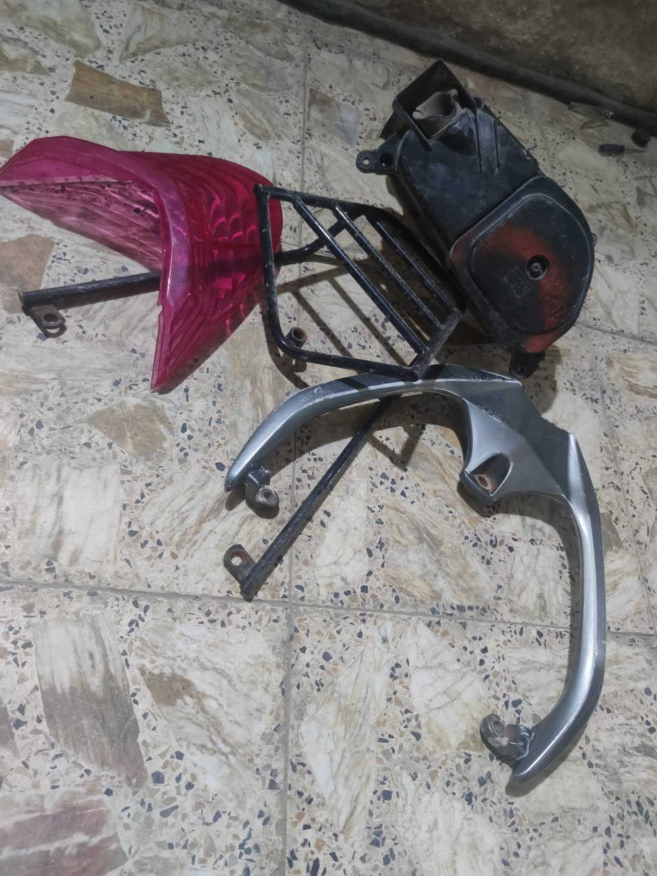 سلام عليكم غراض للبيع تزويد السعر خاص مكاني نجف***********
