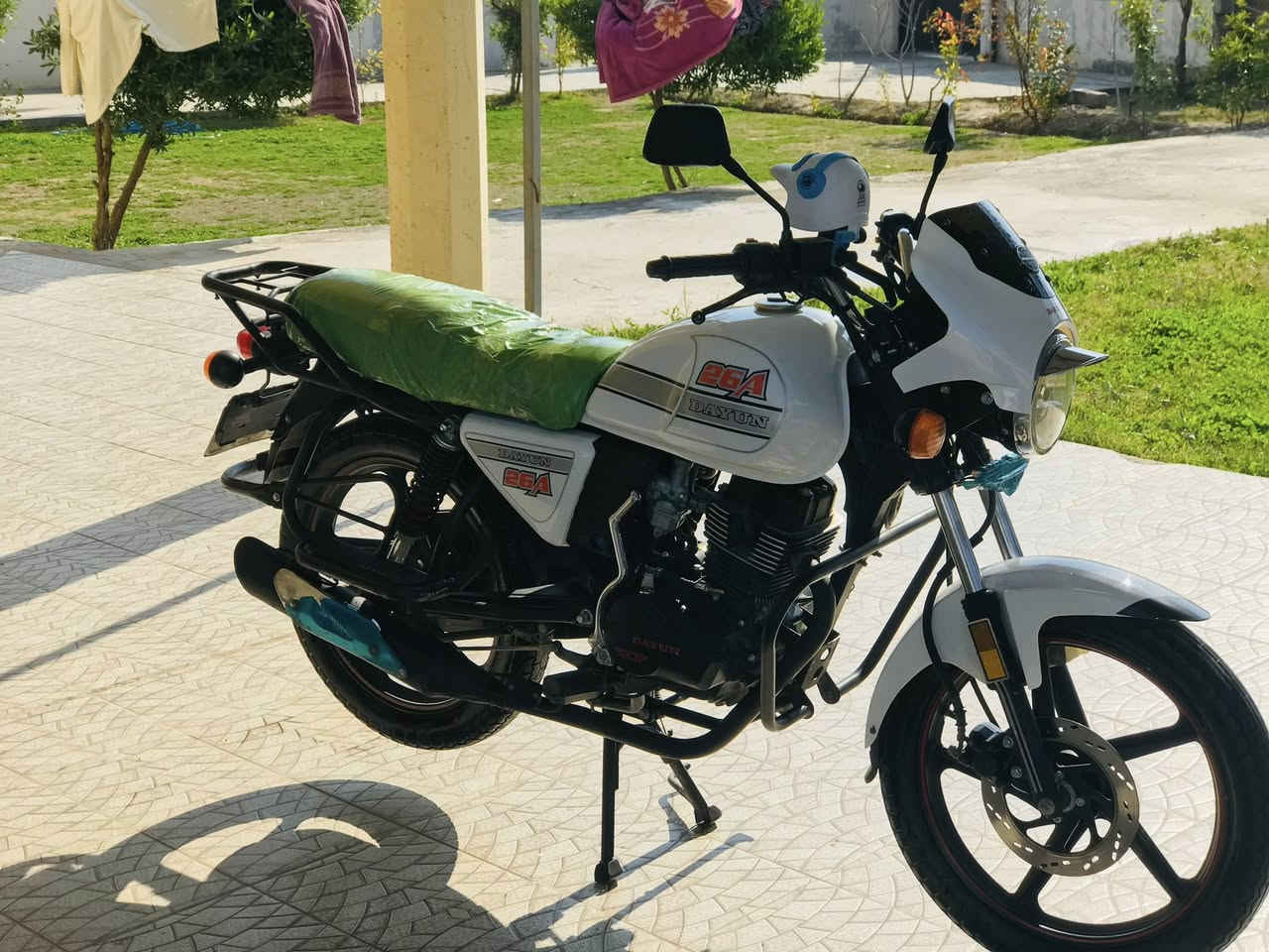 سلام عليكم ورحمة الله وبركاته 
دراجه دايوان 2023 طالعه ب 2025
رقم وسنويه نكليزي 
ماشيه 9 الف فقط
شرط ع وضع شركه 
ديالى بعقوبة ناحية العباره 
***********
