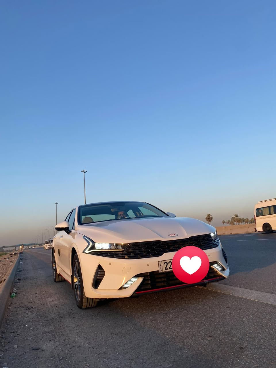 السلام عليكم كي فايف 2021 للبيع السياره فول كفاله عامه من الصبغ اي استفسار وتساب *********** 
السعر 185 وبيه مجال للشراي مراوس. بجارجر ماكو مشكله
