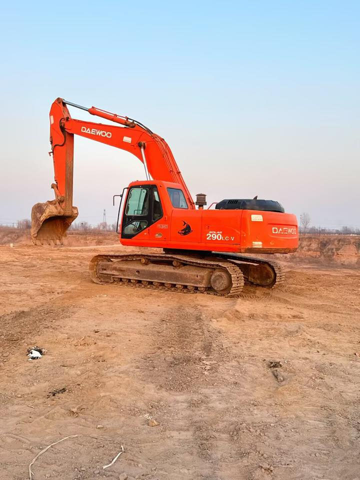 Korean imported Daewoo 290LCV, contact me if you're interested.


**إذا كنت صاحب هذا الإعلان وتريد حذفه لأي سبب، رجاءا أرسل رسالة إلى الدعم الفني**