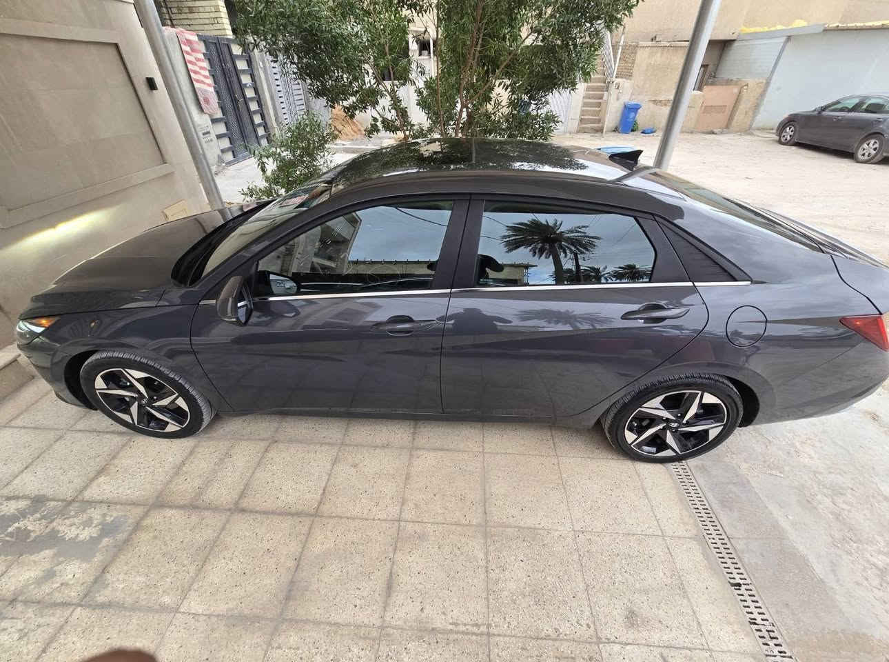 السلام عليكم النترا هايبرد لمتدد فول مواصفات
مواصفات👇
بصمه
فتحه 
جلد
تدفئه تبريد كشنات
ذاكره خزن مقاعد
دشبول شاشه متصل
نظام نقطه عمياء وحساسات خلفيه
هند بريك بصمه 
لايت ليد بلادي 
لد متصل بك لايت
ماشيه 24 الف ميل
السياره جاهزه من كولشي رقم بغداد بأسمي
حادثه فقط بارد بلصندوك الخلفي ودعاميه تبديل الباقي مكفول مسورده على ايدي
السعر  175 مجال بسيط 
للاستسفار ***********
