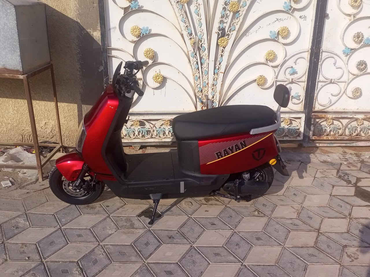 السلام عليكم دراجه شحن نوعيه تيسلاك قبل شهر طالعة من المعرض دراجة جديدة ‎0771 763 2226
