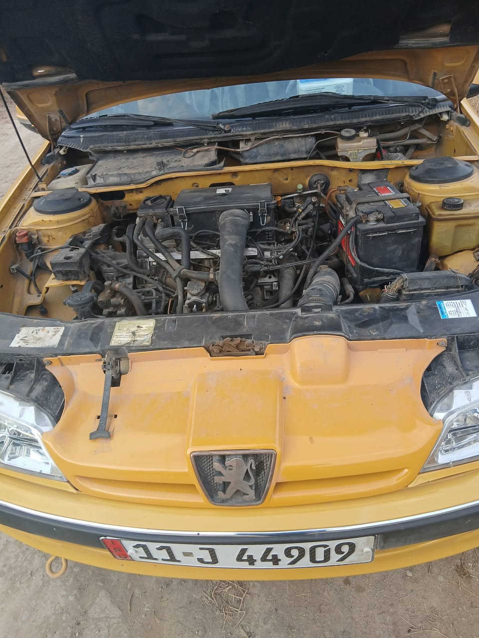 سلام عليكم بيجو بارص ٢٠١٥ جاهزة كير ومحرك وصدر وتبريد وتخم تاير جديد بسمي سنويه جديدة مراوس بسياره كير واتماتيك صفر ونطي فرق عنوان بغداد جسر ديالى جديد ***********
د
