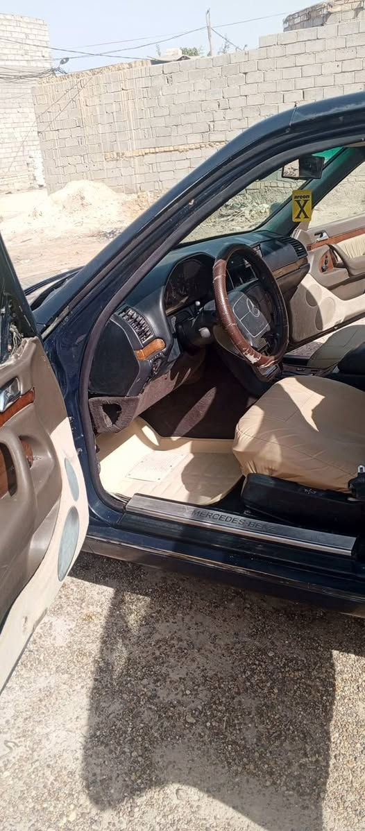 سلام عليكم مارسدس شبح مديل 93 رقم ذي قار نگليزي سياره بأسمي محور ياباني ديفور الكبير  حدايده خير من الله تخم تاير جديد كهربائياته كله شغاله مكانه نجف وسعره 48 ***********

