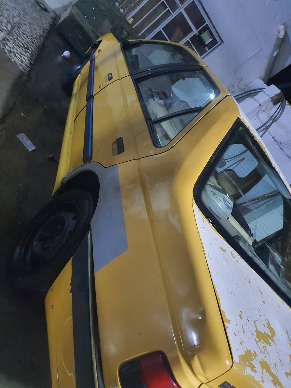 السلام عليكم 
بيجو 405  
موديل 2010 
رقم نجف انكليزي  باسمي 
كير مكينه خير من الله 
سمكره جديده 
تبريد شغال  نقصه غاز 
السعر 30 او بيه مجال 
مكان السياره بابل المسيب 
للاستفسار  ***********
