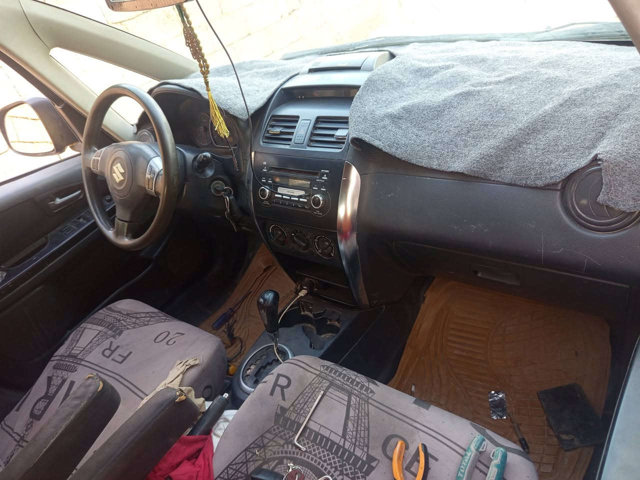 السلام عليكم ساسوكي sx42009نص محرك جديد باتري جديد دينما جديده كير جديد تخم تاير جديد سعر 45وبيهه مجال مكاني بغداد غرب بسمايا ستفسار أكثر هاذا رقم ***********
