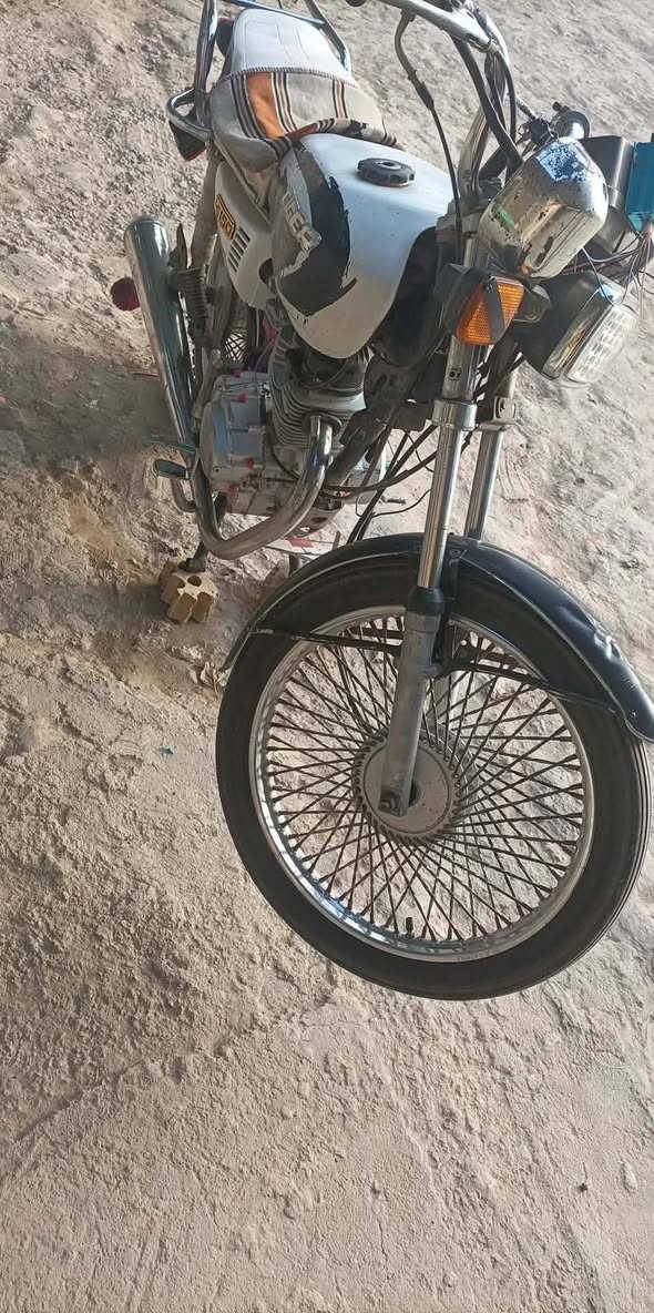 سلام عليكم دراجه تايكر موديل 20اوراق ستنساخ سعر 375 وبيه مجال ***********
