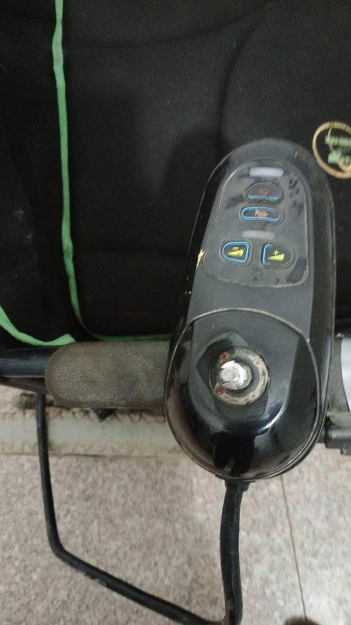 السلام عليكم عندي عريانه شحن كامت ماتشتقل باتريه مابي شي يداه تحكم ماتشتقل شلع مو يصلحه يبيعله غراض  مال معوق لكم اجر وثواب


**إذا كنت صاحب هذا الإعلان وتريد حذفه لأي سبب، رجاءا أرسل رسالة إلى الدعم الفني**