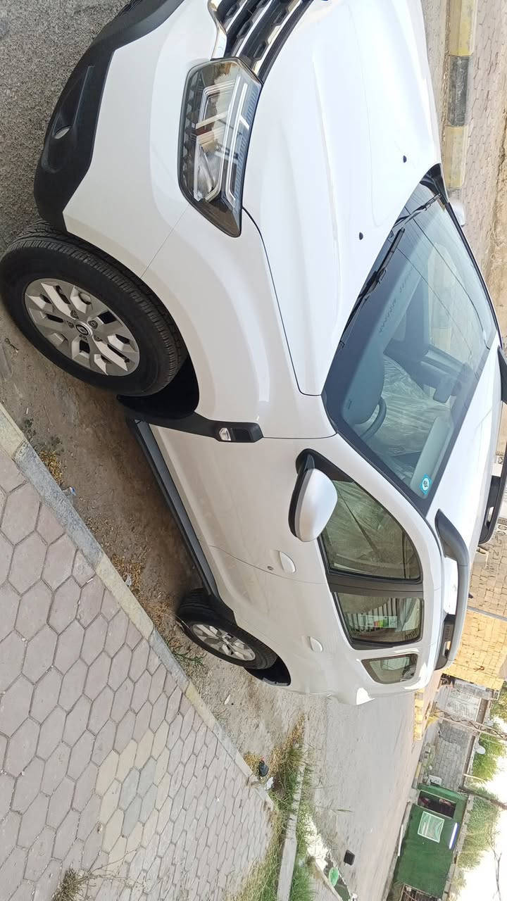نوع السياره  رينو داتسر مديل2025 ماشيه 2000 مكفوله من اي ضرر الرقم بغداد بأسمي العنوان كوت .واسط السعر 135 وبيهه مجال المواصفات مكينه 1600  ***********
