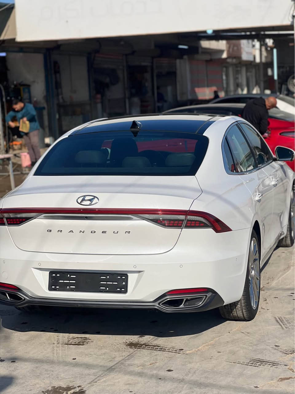 السلام عليكم ازيرا للبيع موديل 2023 مكينة 6 سلندر بانزين فقط بدون غاز السونار موجود بل صور وارد كوري ضربتها جاملغ امامي بعدها ممرقمة السعر 150 وبيها مجال واذا تريد ارقمها الك بس السعر يختلف للاستفسار *********** بغداد, العراق
