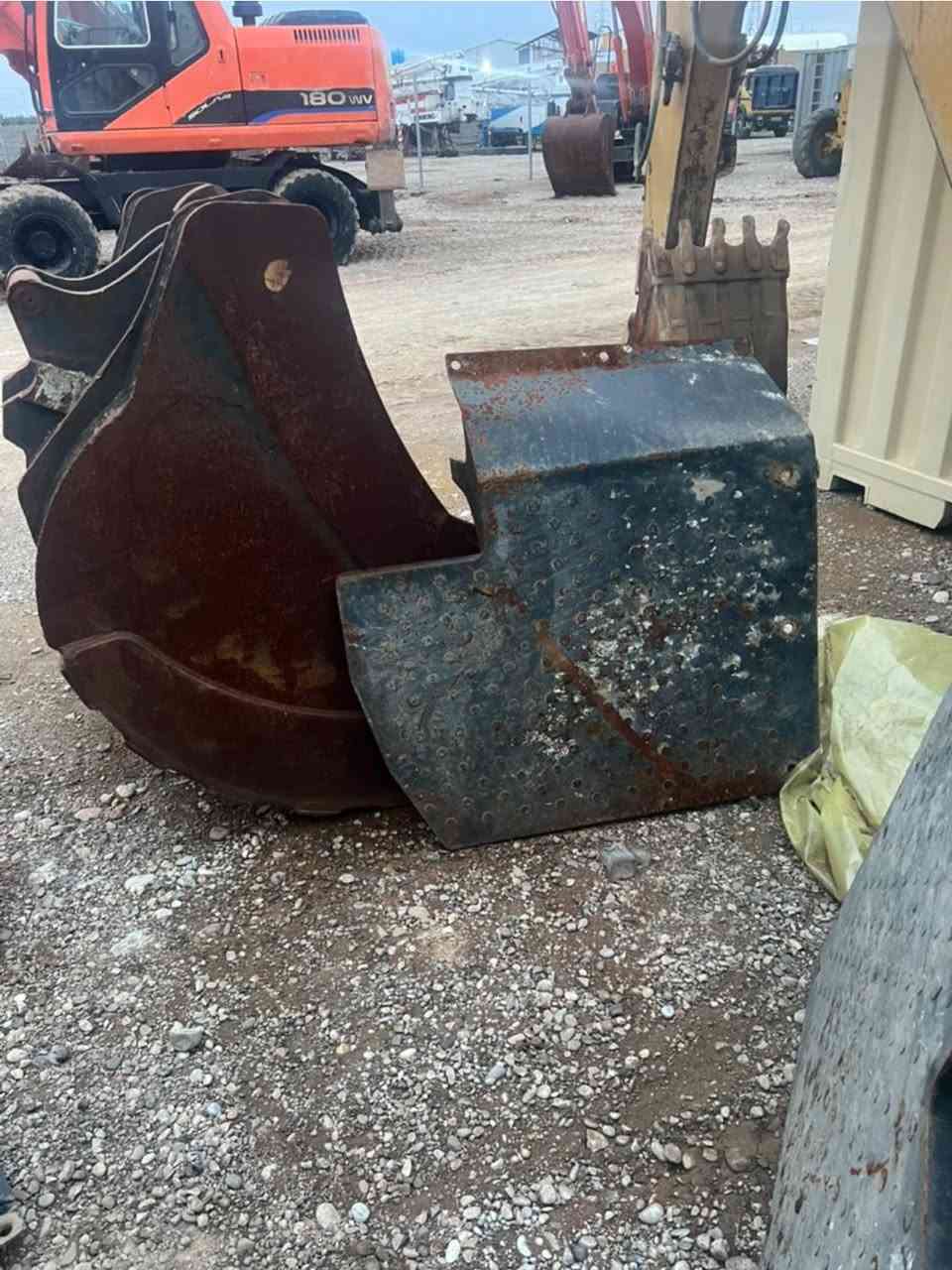 چاملغ حجم ١٧٠ طغم كامل بيلادي نظافه ٩٠ 
سعره ٦$ ست وه رق
***********
