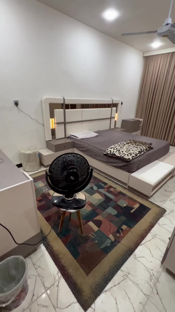 غرفه للبيع جديده ممستخدمه اخذته قبل شهر عشر قطع ***********
