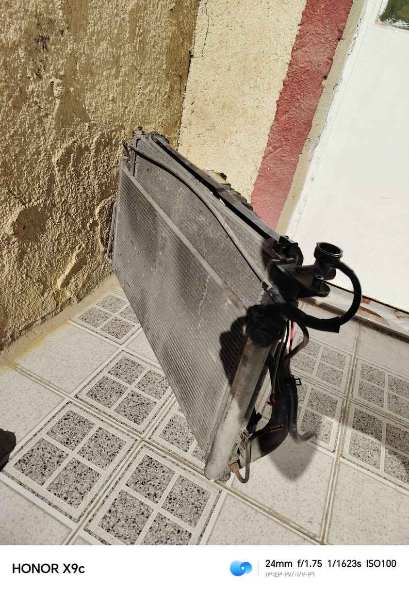 للبيع غارض سوناتا حاويه كلهن ما مستخدمهن راديتر ماء +تبريد+مروحه حاويه السعر 75  ماصدات عوزن جلي بس اصليات حاويه السعر 40قفل دكشن بارد محرك سته سلندر  مع ملحقاته نظيف جدا السعر 35 جويتر شغال وع الفحص السعر 25 الف مكاني بابل ***********
