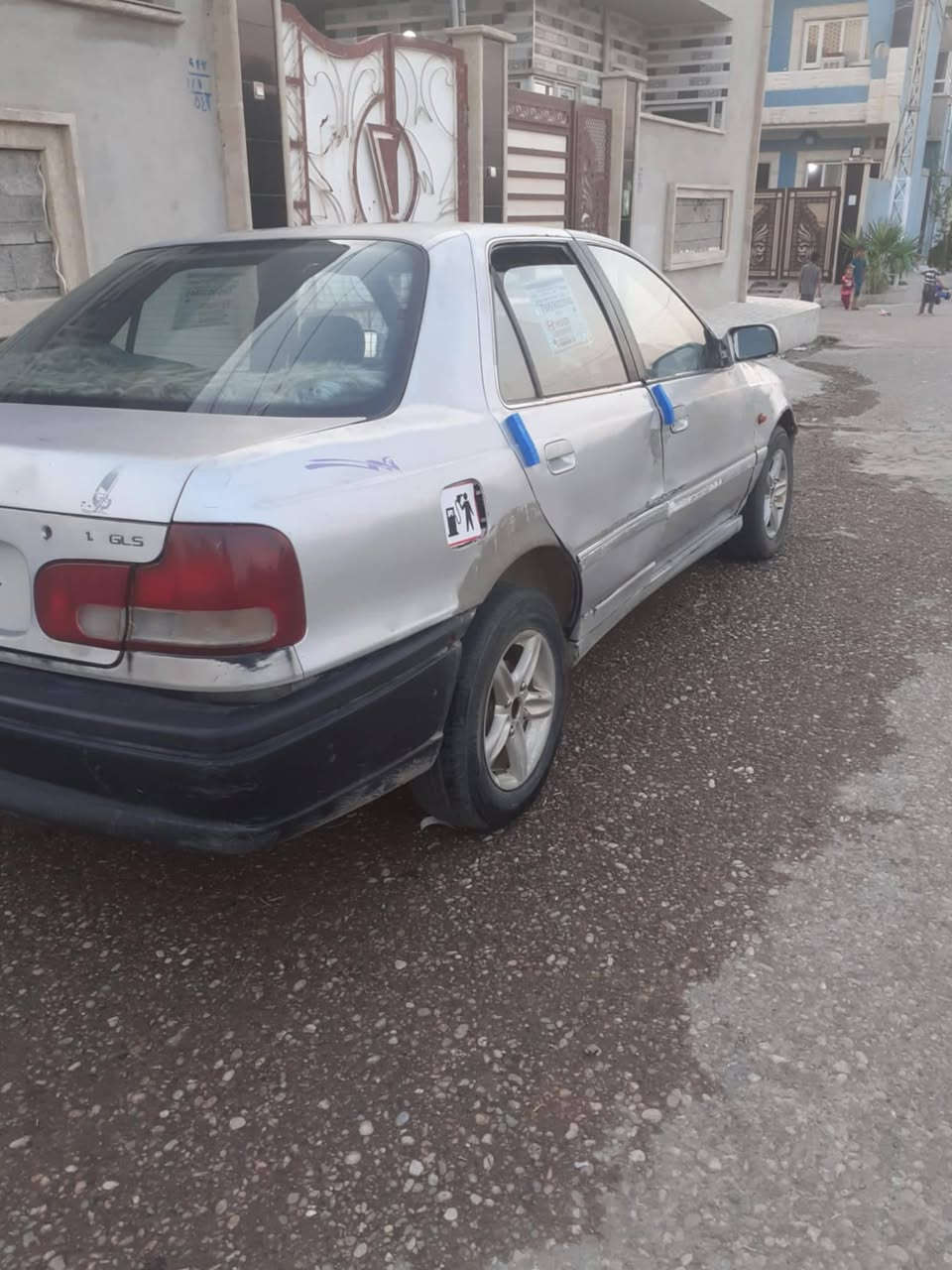 النترا موديل94 رقم نينوى الماني كير ومحرك شرط كهربائيات شغالة كاربون بانزين بيها طخم الامامي والخلفي جديد  سيارة وضع شركة بدون صبغ شرط تحويل سعر 18 بيها مجال اتصال عل رقم (***********)(***********)
