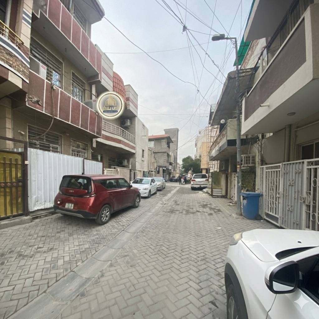 🏠 دار للبيع في قلب الأعظمية - فرصة استثمارية وسكنية مميزة 🏠
​تعلن شركة أرض بغداد للمحاماة والاستثمار العقاري عن عرض عقاري جديد في واحدة من أعرق مناطق بغداد (الأعظمية - منطقة الكم).
​📍 الموقع:
​الأعظمية - محلة الكم (موقع استراتيجي وهادئ القرب من كافة الخدمات).
​📐 تفاصيل العقار:
​المساحة الكلية: 40 متر مربع.
​الأبعاد: واجهة 4 متر × نزال 10 متر.
​التصميم الداخلي:
​غرف نوم عدد (2).
​صالة استقبال.
​مطبخ.
​مجموعة صحيات (خدمات).
​منور (ترك).
​💰 السعر:
​200 مليون دينار عراقي (قابل للتفاوض البسيط للجادين).
​✨ لماذا تختار شركة أرض بغداد؟
نحن نضمن لك السلامة القانونية التامة لجميع العقارات، مع تقديم الاستشارات القانونية اللازمة لضمان حق المشتري والبائع.
​📞 للاستفسار ومزيد من المعلومات:
يرجى مراسلة الصفحة مباشرة 📩
أو الاتصال بنا على الأرقام التالية:
[*********** ]
[*********** ]
​📍 عنوان المكتب: [الصليخ _ شارع ٦٠٠ _ مقابل بن رضا علوان ]
​#شركة_أرض_بغداد #عقارات_بغداد #الأعظمية #بيوت_للبيع #استثمار_عقاري #بغداد
