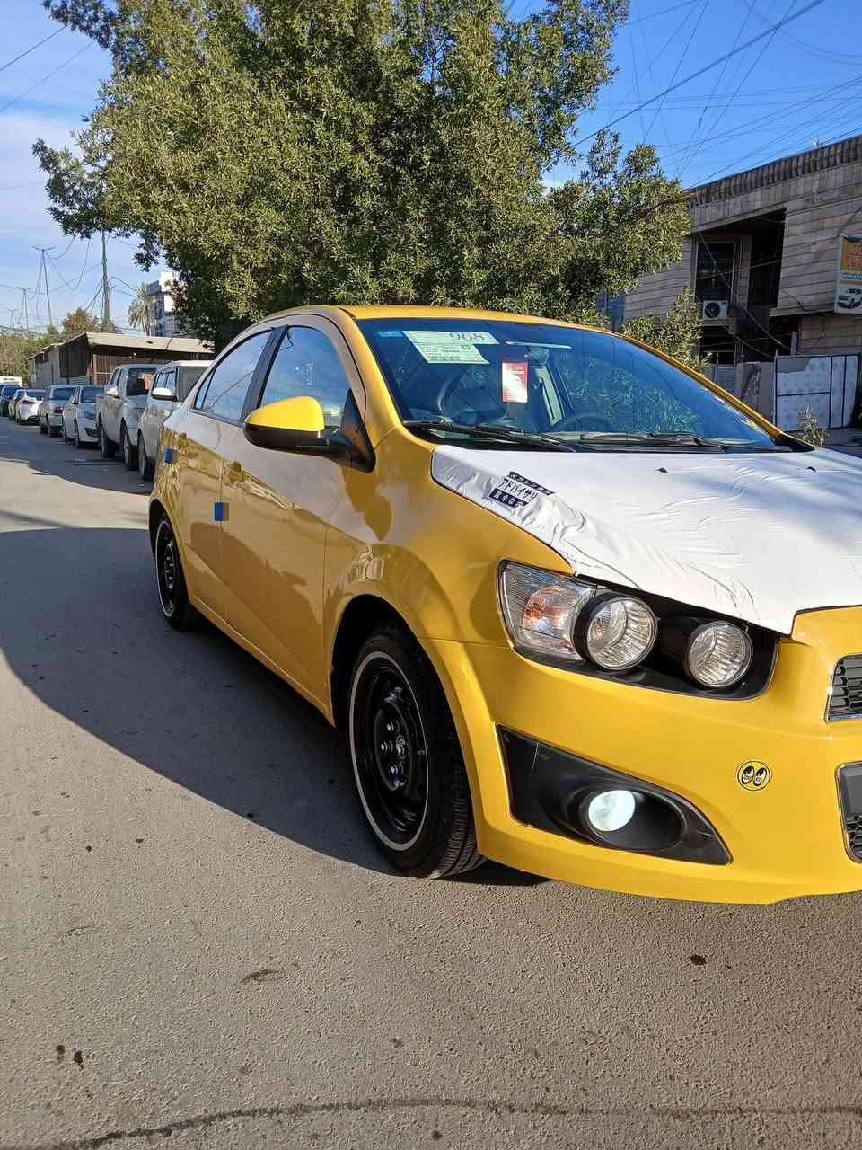 سلام عليكم للبيع فقط شوفرليت سونك رقم بغداد موديل ١٢ خليجي المحرك ١٦٠٠ المرغوب حادث السيارة جاملغ الأيمن كير مكينة مكفول السيارة متعوب عليها شاشة كبيرة لايت زنون تخم تاير خط الابيض جديد السيارة ربع ما تصرف عليها مصفرة هية وغرامات السعر ٦٣ وبيها مجال للشراي العنوان بغداد وهذا رقمي ***********
