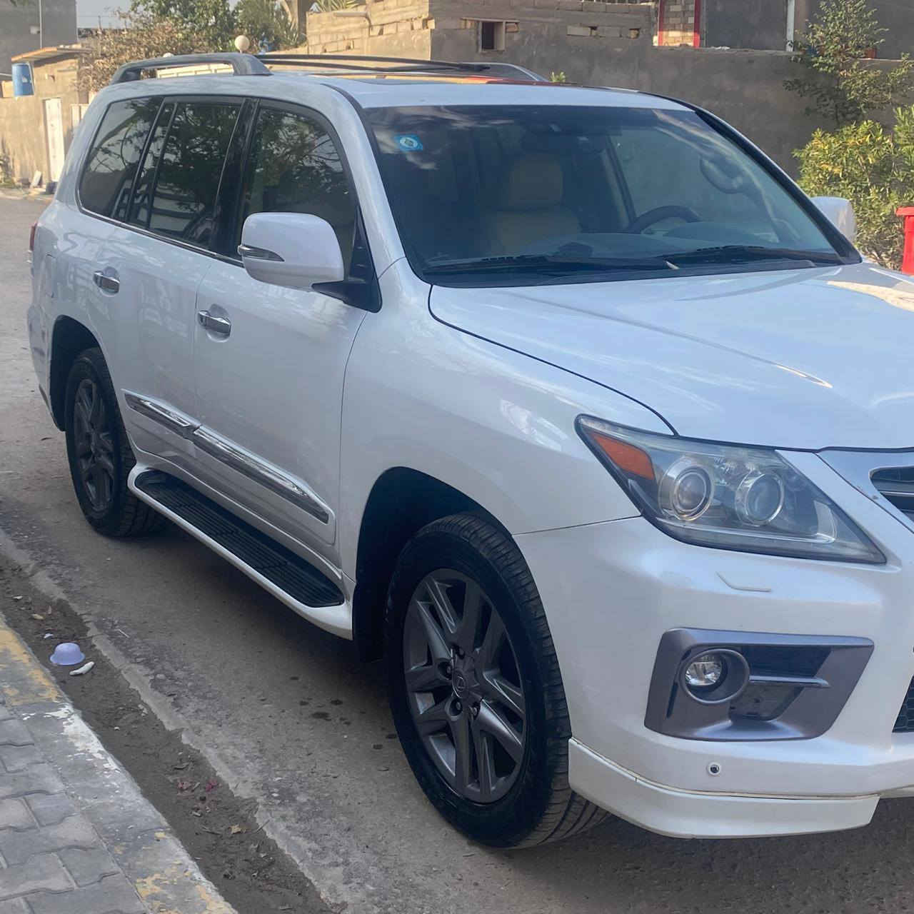 السلام عليكم
لكزز موديل 2014 

سياره كفاله عامه رقم بصره دولي 

تحويل مباشر 

مكان السياره بصره القرنه
السعر $400 وبيها مجال 

رقم الهاتف للأتصال ***********
