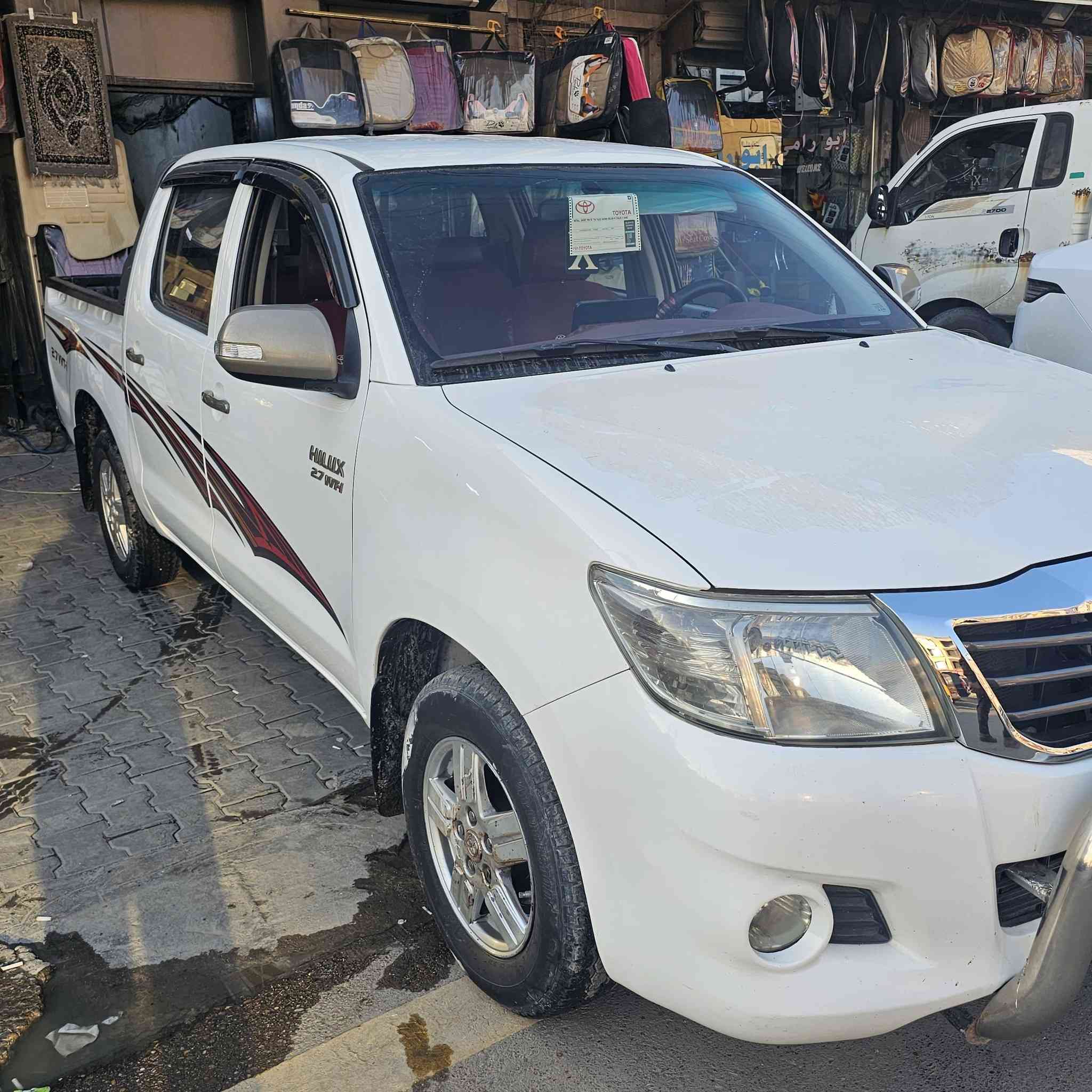 السلام عليكم 
هايلوكس للبيع 2014 كويتي شاصي 19 كير اوتو تخم تاير سياره مكفوله ماعدا بارد او تعمير بالباب الخلفي وره السائق بدون تكم سياره مال جناي ماشيه 180 رقم بابل المكان بغداد مشروع وطني السعر اتصل وتدلل ***********
