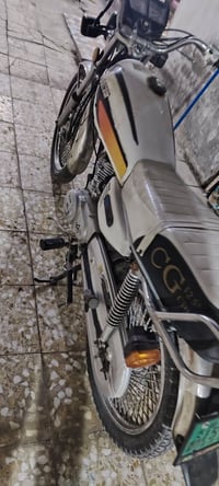 هوندا سي جي ١٢٥ • أوراق كاملة