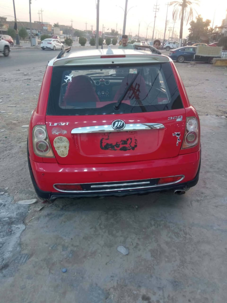 السلام عليكم 
ليفان للبيع السياره كفاله عامه رقم بغداد انكليزي بسمي موديل 13  تخم تاير حداديه جديده شاشه السياره خير من الله السعر 39 عنوان حله هاتف 0781167316 ***********
