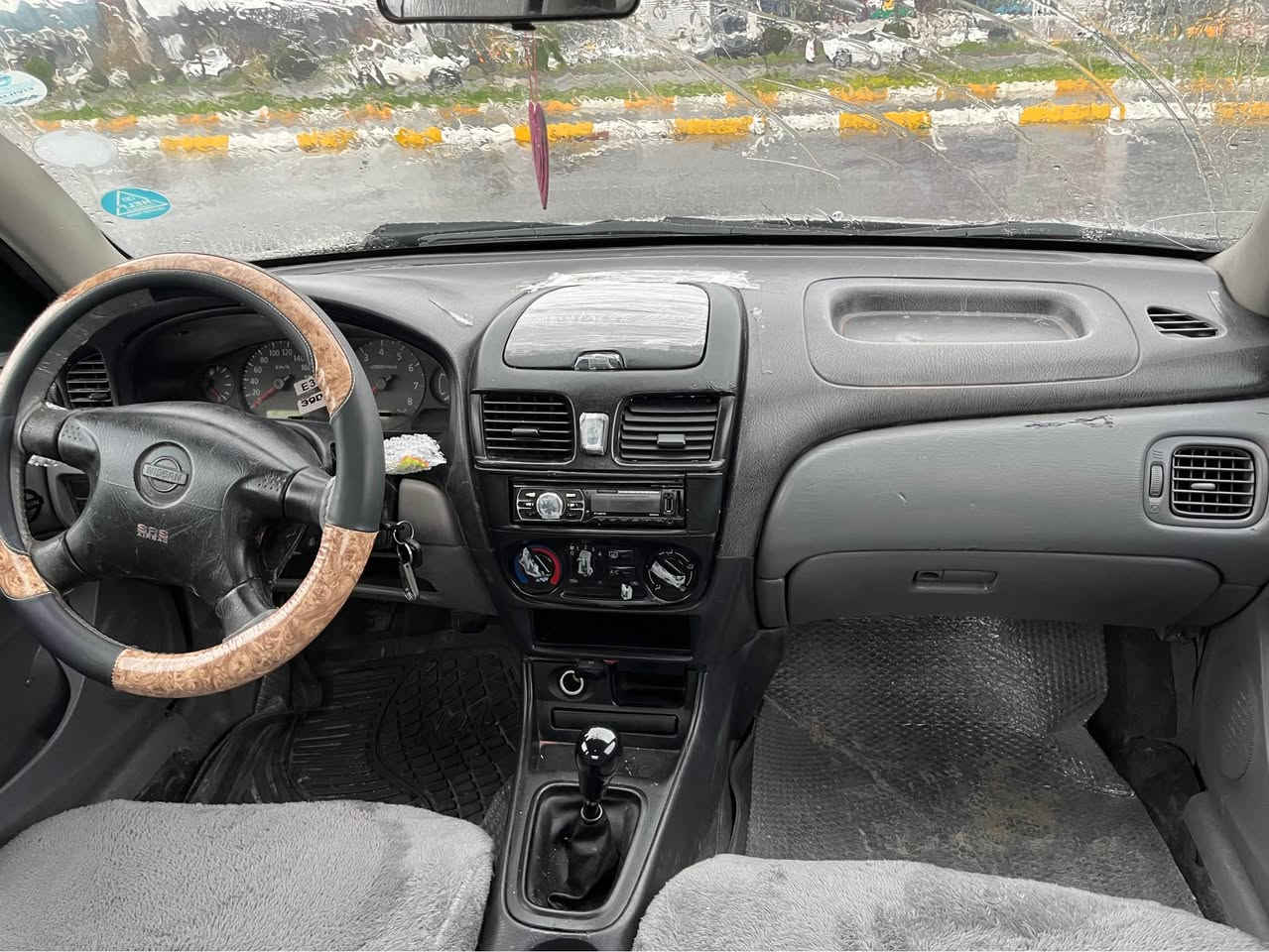 ***********
***********
نیسان سەنی مۆدیل ٢٠٠٢ ئارم پلاستیک سلێمانی بە شەرتی ئەولیات سەیتەرو مەڤرەزە   گێر و مەکینەی توند و تۆڵی بە شەرت  سەیارەکە زۆر خاوێن و جایزە.  ی ماڵی خۆمانە  چوار تایەی ویل لۆکە تەبرید ساردو گەرمەی بە شەرتە نرخی ٥٦ گەلاو مامەڵە  
***********
*********** السليمانية, العراق
