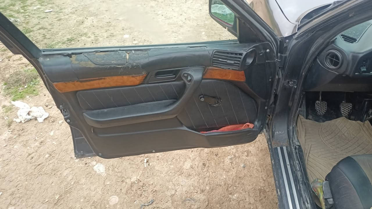 بي ام 525 موديل 91 محرك 20 كبس
كير عادي السعر 35 ترهم مراوس ***********6
