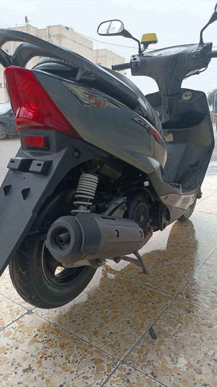 السلام عليكم من رخصت الادمن شباب ثعلب نوزل صار شهرين نازله رمبه كل نقص مابيهه الدراجه الدراجه شلعتهه اتخبل كامله شغل وطلع جيب اوياك ورشه مال فيتريه السعر 850 بيهه مجال بصيط للطيبين ***********
