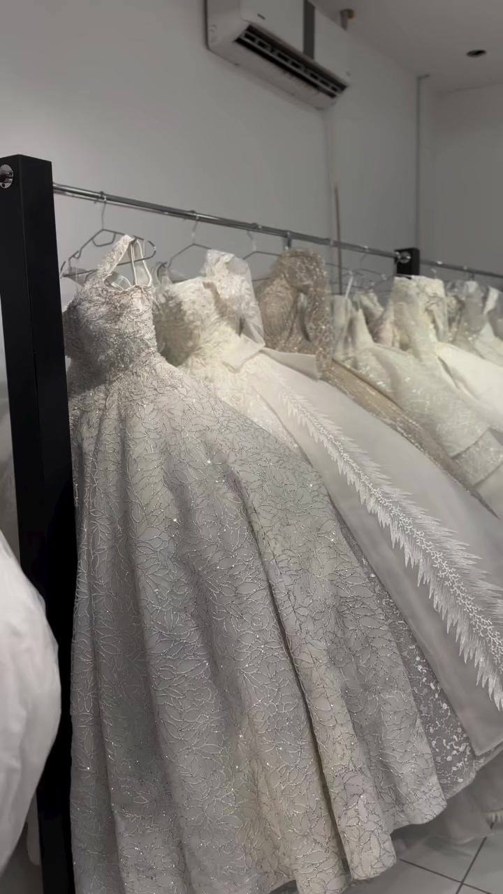 عرض خاص بدلات زفاف اوف وايت للبيع وليس لايجار باسعار مناسبة جداً اغتنمو الفرصة قبل نفاذ الكمية
 للحجز والاستفسار ☎️***********

#عروس #عروض #زواج #ريلز #بغداد
