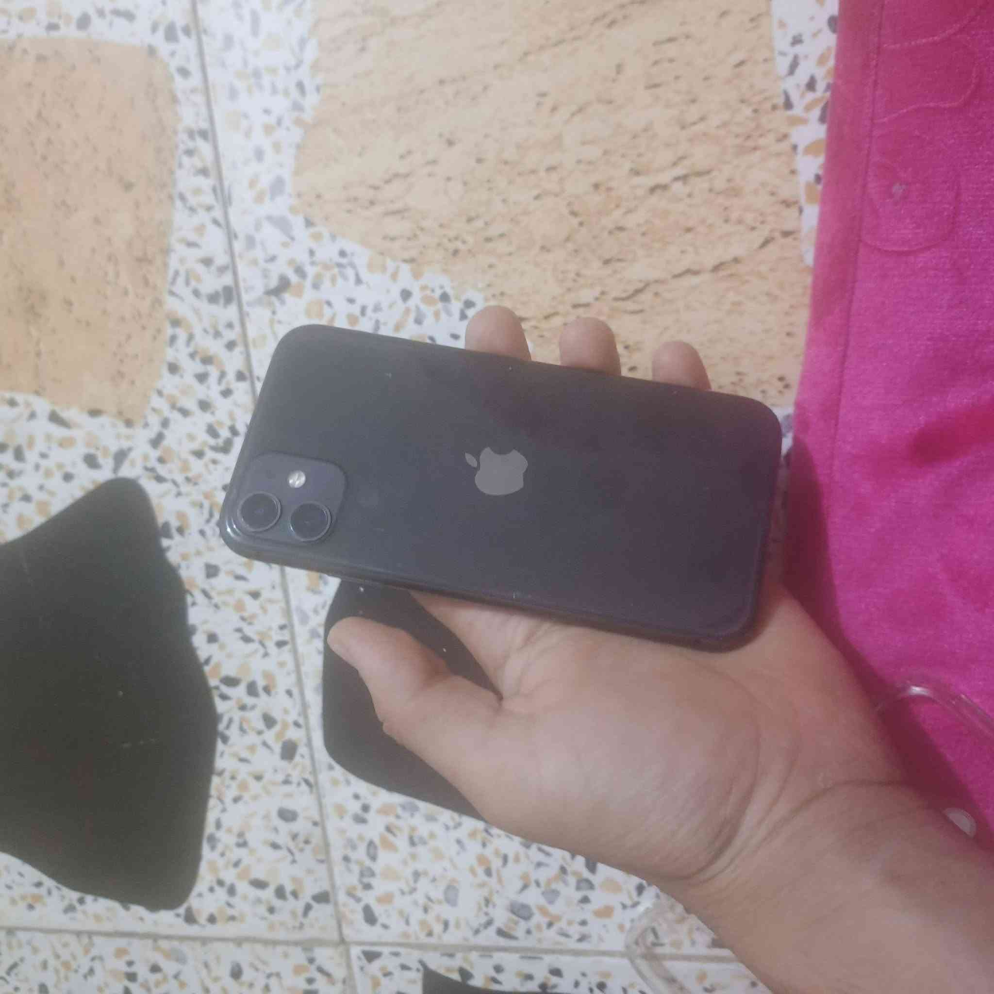 سلام عليكم.
ايفون11 عادي. 

جهاز نضيف بلادي مبدل فقط بطاريه نسبه100 
فيس ايدي شغال .جهاز كله شغال جهاز نضيف شاصي زلغ مابي جهاز كله بلادي مبدل فقط بطاريه كلشي شغال _مكاني ميسان قضاء كميت سعر 300 وبي مجال ***********

