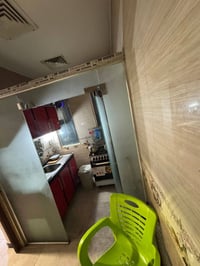 للأيجار شقه تجاريه مأثثه على شارع الخيزران نفسه ✅ تحتوي الشقه على مكتب...