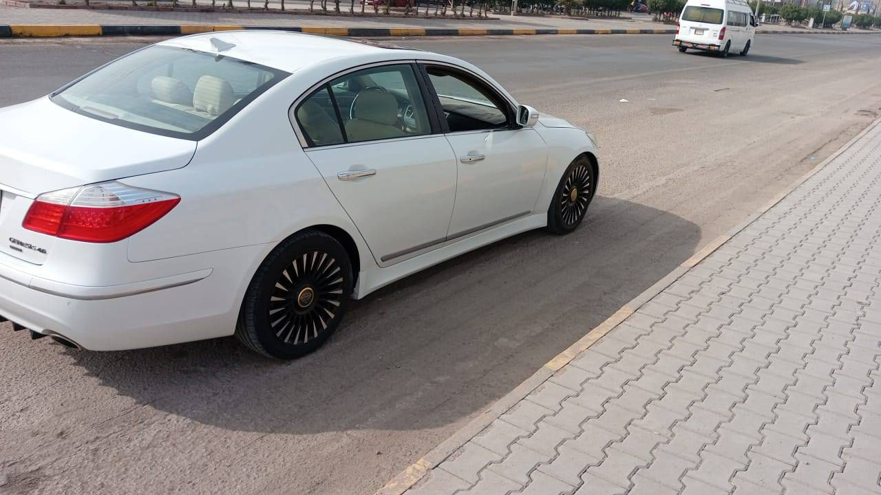 سلام عليكم هونداي جنسزمديل 2010 سياره جاهزه واردامريكي بيه بنيد ومدكرومصبوغه عام سعر 87 وبيه مجال مكاني البصره المعقل رقم بغداد مشروع وطني وهاذه رقمي *********** البصرة, العراق
