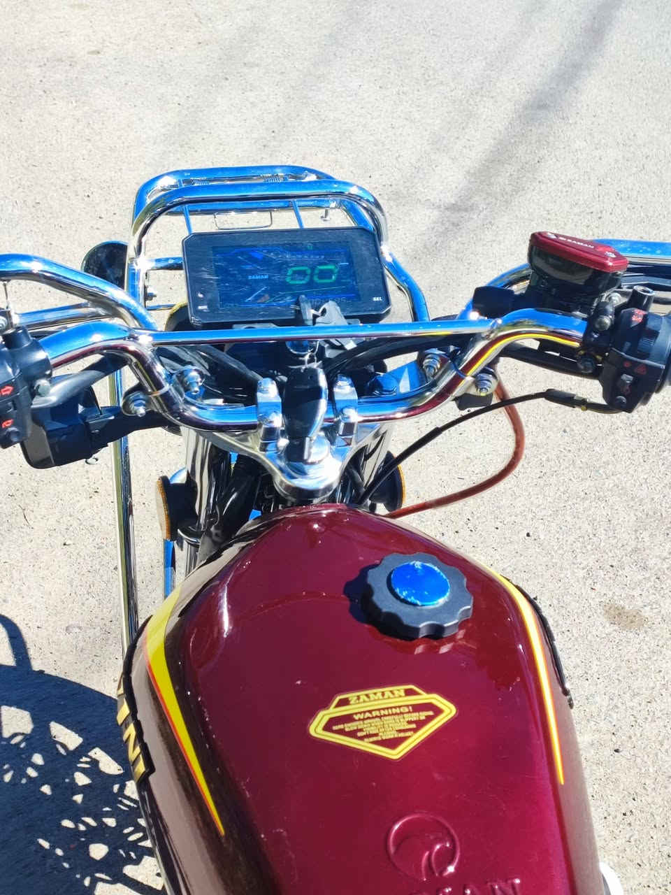 السلام عليكم
ماطور سيفان موديل 2025
سلف 
ويل كب 
منفيست بدون رقم 
حجم المكينة 150cc
5 گير 
الماطور مزود درع ستيرن اصلي + درع محرك واضافات اخرى  وعلى وضع الشركة
السعر 825 الف 
مكاني موصل ايسر 
للتواصل ***********
