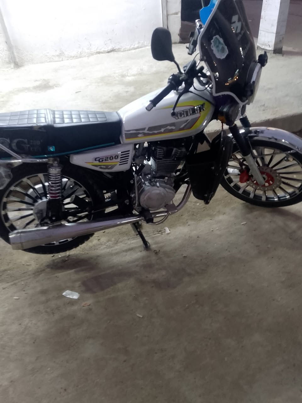 سلام عليكم دراجه البيع موديل 2024 السعر  800 و بيهه مجال عنوانه بغداد  لسفتار على هذا رقم771 347 7452
