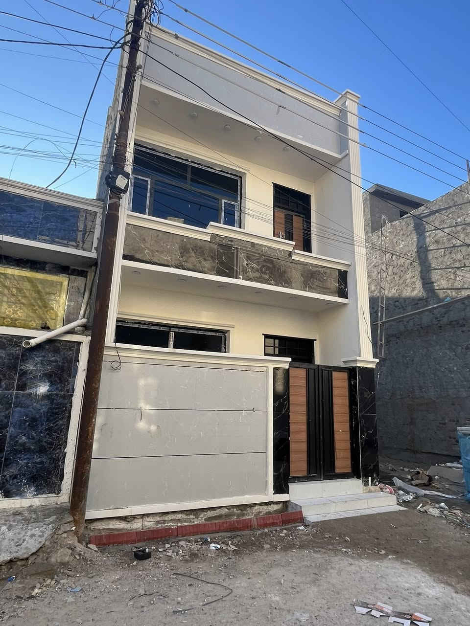 📍 الدوره – البوعيثه / مجمع سلطان

🏡 بيت 50 متر – طابقين 
✨ فول تصميم مودرن جاهز للسكن

🔹 يتكون من:
• طابقين  مرتّبات
• حمام 
غرفتين نوم و مطبخ و استقبال
• تشطيب راقٍ مع واجهة بورسلين
• ديكورات داخلية مرتبة

💰 سعر خيالي وما يتفوت
📞 ***********
