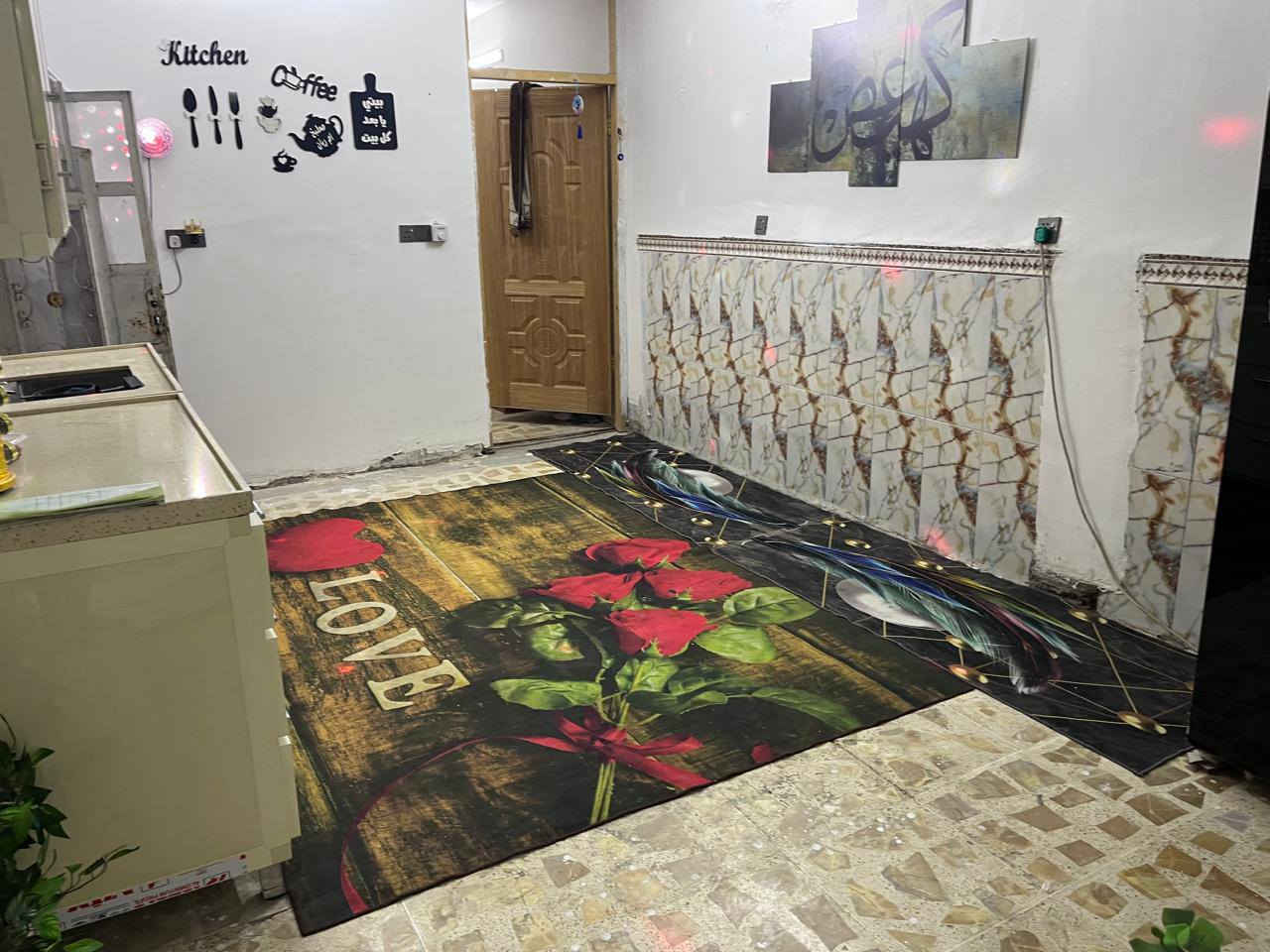 السلام عليكم بيت البيع م ١٠٠ قريب الشارع قاط واحد نقص ستاره وبيتونه
***********
