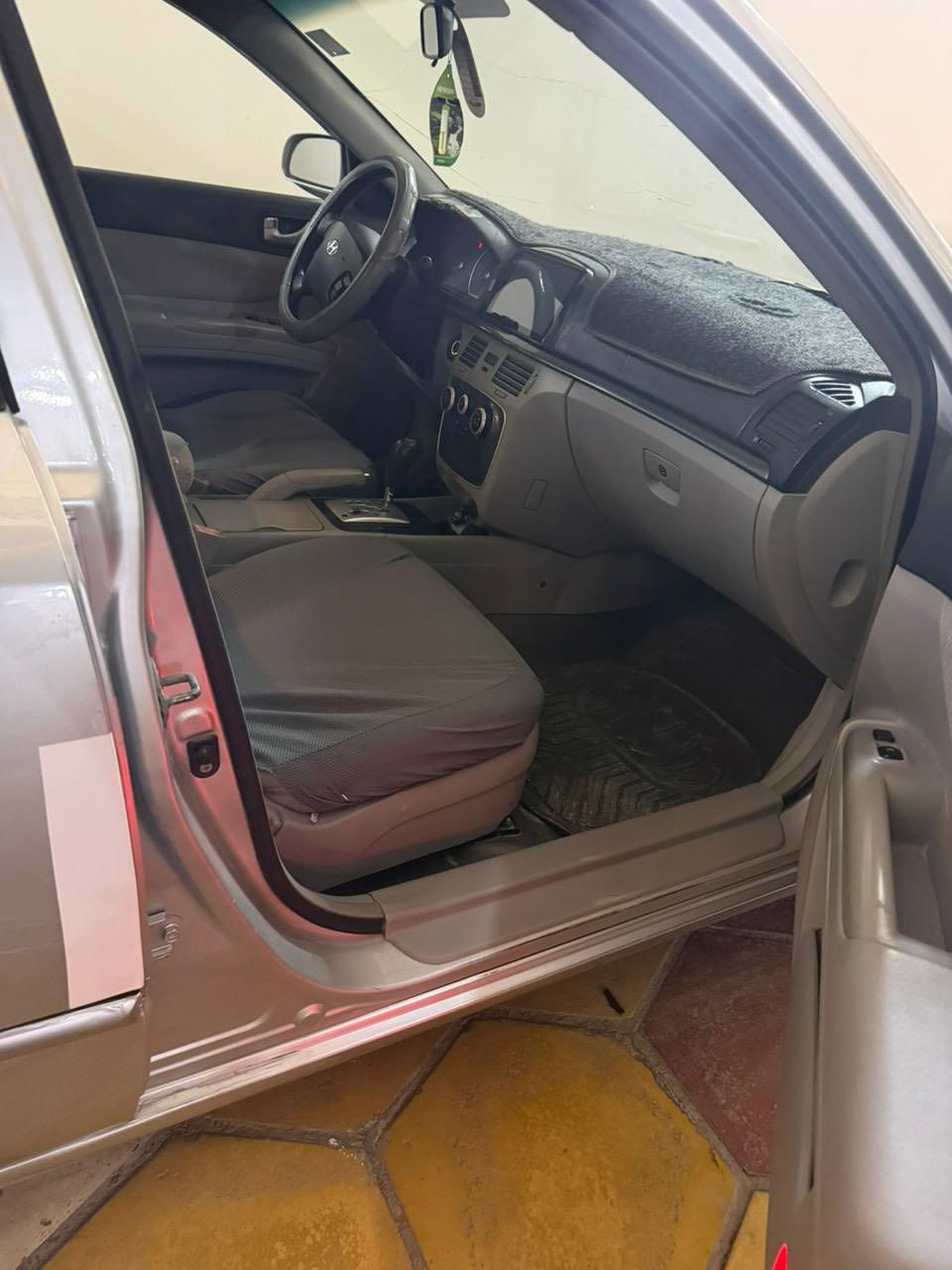 سوناتا  خليجي  ٢٠٠٨ مكفولة عدة شوية بل كصة البنيد صبغ السعر ١١٥٠٠  يعني دفتر وخمصطعش ورقة مكان السيارة  الرمادي حصيبةالشرقية ***********
