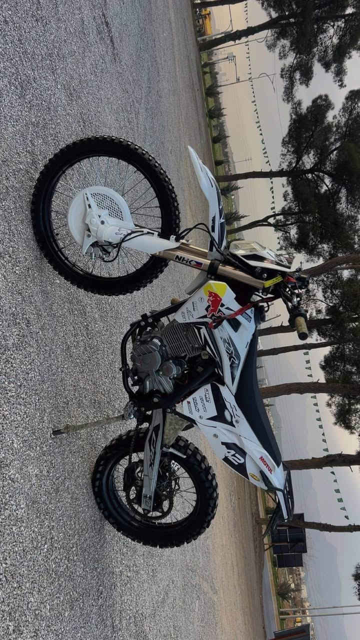 crx 300cc model 2025
مانتۆرەکە کەم رۆشتیە
ڕۆنی بیلادی تیدایە
وەسفی ناوێ مانتۆرەکە نوێیە
گۆرینەوەش دەکەم 
9 نیو مەحامەلە
*********** أربيل, العراق

