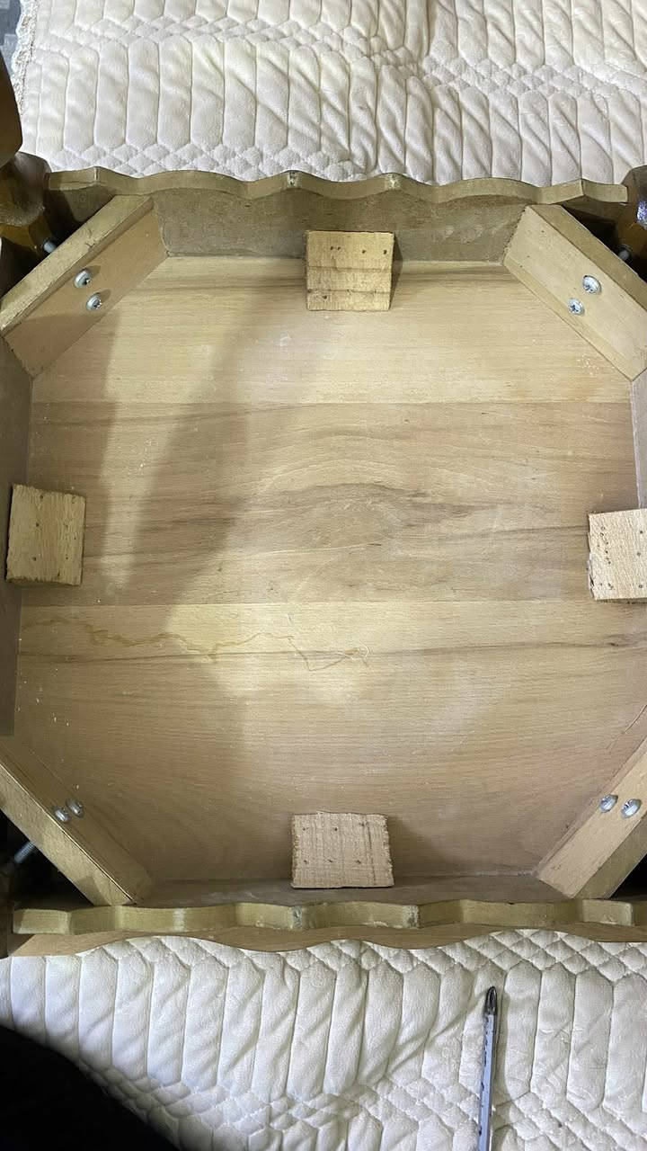 السلام عليكم طاولات عدد اربع صغار وطاولة وسطية صاج عراقي  تكمة للبيع للأستفسار عن السعر خاص


**إذا كنت صاحب هذا الإعلان وتريد حذفه لأي سبب، رجاءا أرسل رسالة إلى الدعم الفني**