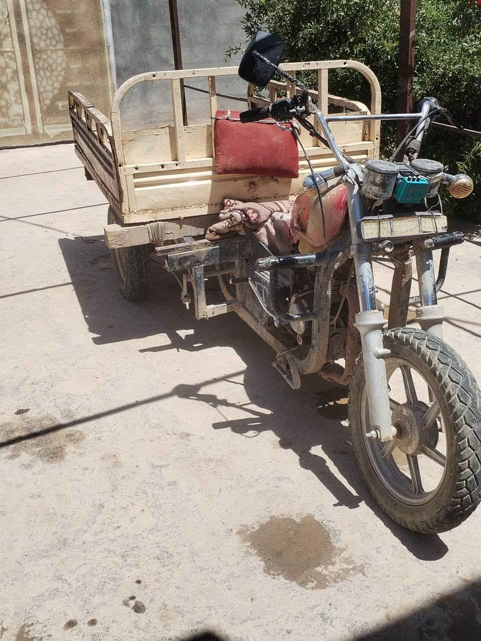 السلام عليكم ستوته للبيع شقاله مال خبزه ضفيره جديده محرك نضيف شقل وطلع السعر 400وبيها مجال تكريت القادسيه  اتصل ***********
