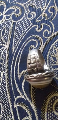 جزع يماني • خشن • صياغة ثقيلة