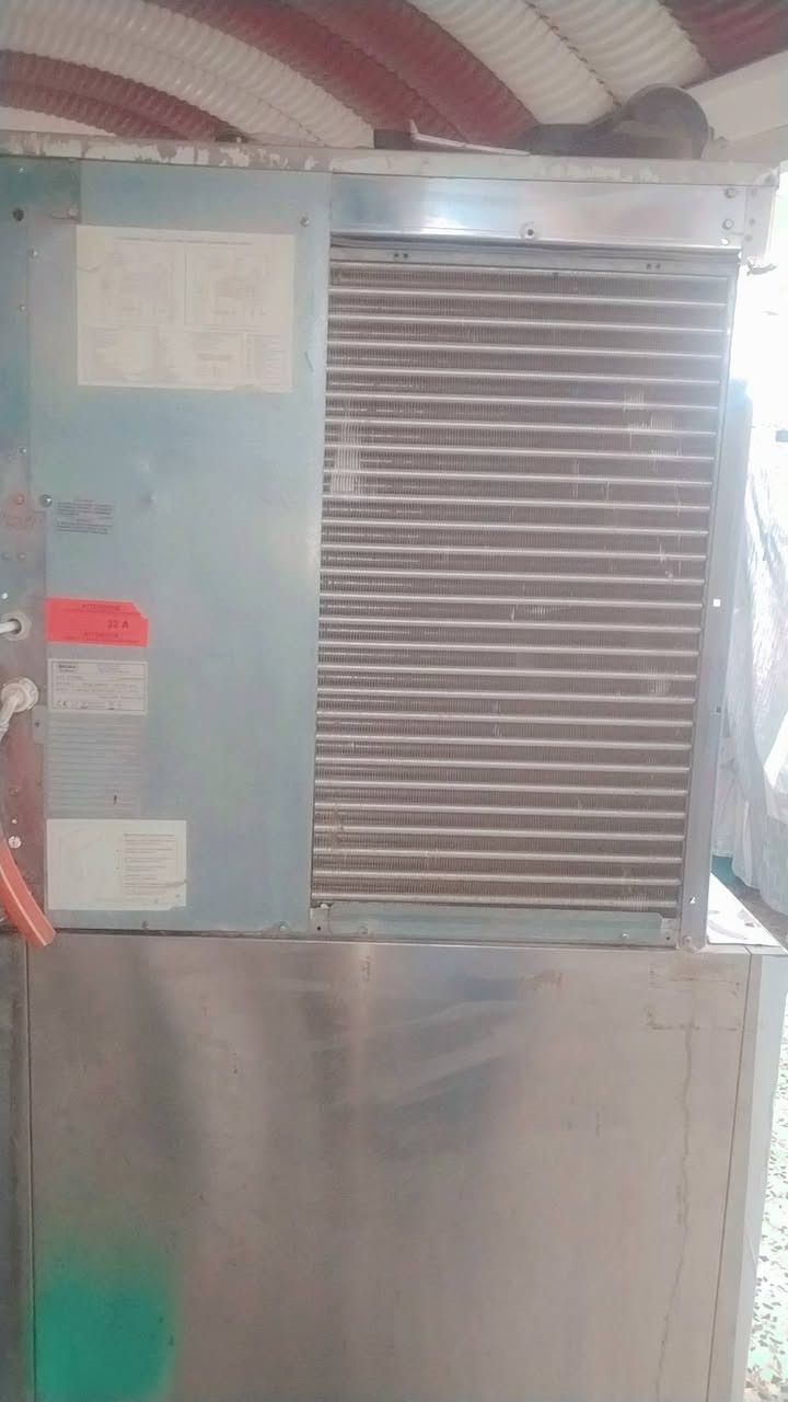 ماكنه ثلج بالوري
انتاجية 500كيلو
للاتصال ***********
