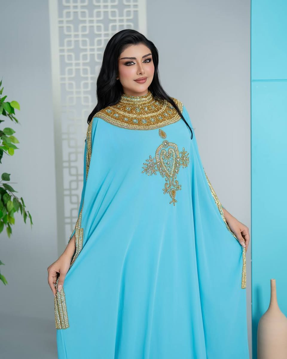 『 بـسم الله تــوكــلــنــا عــلــى الله 』
👗 ⌯ تفاصيل الموديل:
✧ بشت مع فستان  
    شُغــل يــدوي 

✨ ⌯ القطعة أصلية –  ✅✅

🎨 ⌯ الألوان: حَــسَــب الــصــور
📏 ⌯ المقاس: فري سايز

💵 ⌯ السعر:  70الف


**إذا كنت صاحب هذا الإعلان وتريد حذفه لأي سبب، رجاءا أرسل رسالة إلى الدعم الفني**