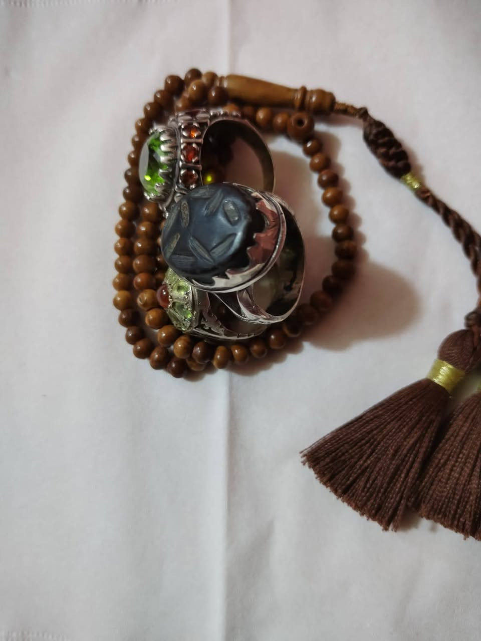 سلام عليكم
خواتم 3 مع سبحه نارجين ناعمه وقديمه 
الخاتم لاول زمرد مطعم ثكيل 
الخاتم الثاني عباس اباد قديم صياغه يدويه 
الخاتم الثالث زبرجد مطعم بحجر من اليماني 
سعرهم نهائي 100الف 
مكاني بغداد مدينه الصدر 
اعتذر لا يتوفر توصيل


**إذا كنت صاحب هذا الإعلان وتريد حذفه لأي سبب، رجاءا أرسل رسالة إلى الدعم الفني**