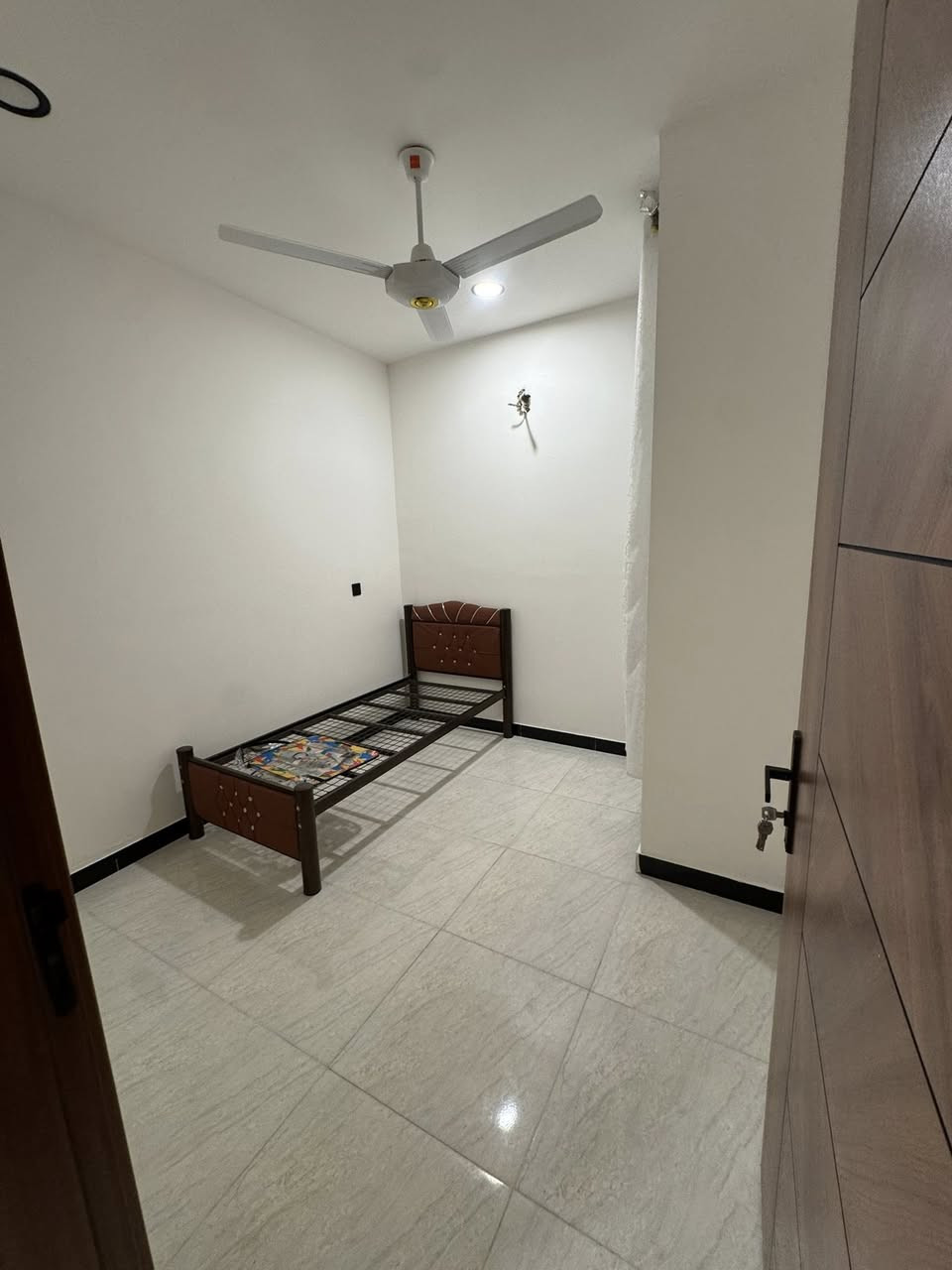 شقة موثثة للايجار✅

طابق اول امامية
مساحة 80 متر
غرفتين وصالة وخدمات 
مصعد شغال 24 ساعة 
الاعظمية قرب قاسم ابو الكص 📍
للاستفسار 
📞***********
