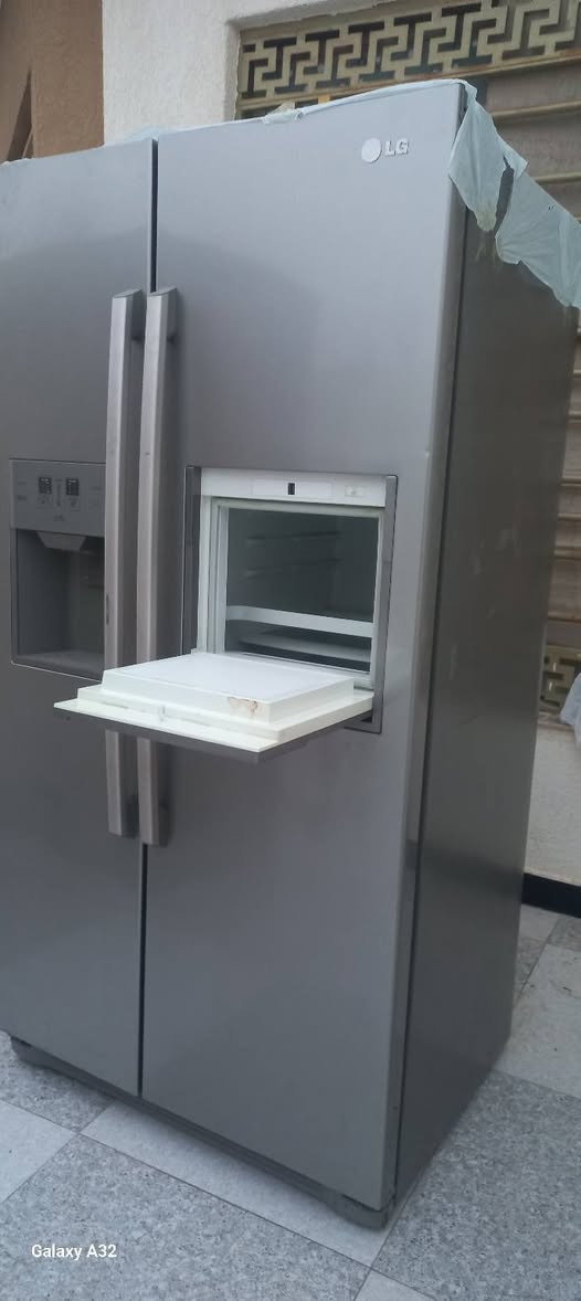 سلام عليكم LG
فقط بروده 
مابيهه مجمده وثلاجه 
سعرهه ١٥٠ 
***********
***********
