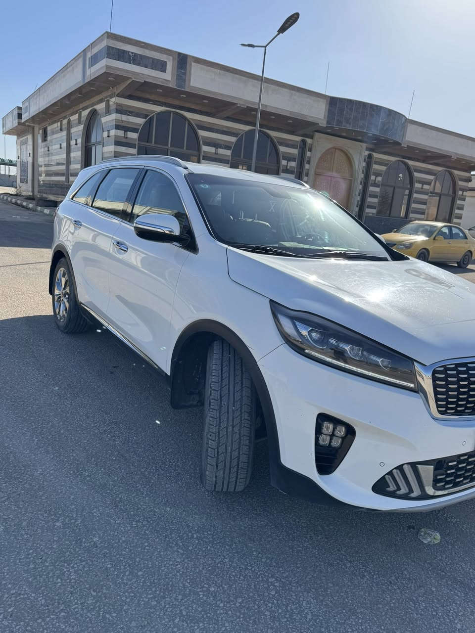 السلام عليكم

للبيع كيا سورنتو 2020 خليجي 🇰🇷
رقم بغداد / تحويل مباشر

🔹 ماشية:95 ألف كم فقط
🔹 مكفولة من الصبغ والبارد
🔹 محرك 6 سلندر 

المواصفات:
✔️ بصمة تشغيل وابوب 
✔️ شاشة أصلية
✔️ نظام ملاحة أصلي (نفكيشن)
✔️ 4 كامرات (360 درجة)
✔️ حساسات أمامي وخلفي
✔️ بردات أبواب خلفية
✔️ منظومة زنون أصلية
✔️

📍: العنوان بابل سدة الهندية 
📞 للاستفسار:***********

💰 السعر: (ينذكر على الخاص)
