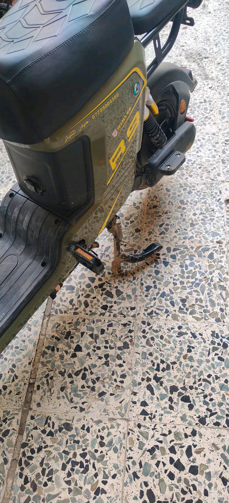 🎯 الفرصة لا تُعوَّض لمحبي السرعة والأداء!

مستخدمة شهرين 2 فقط لا تفوت الفرصة وشتريها سعر 550 الف دينار عراقي وبيها مجال ما تلكة نفساه لحك قبل لا تخلص الكمية لان قليلة بالوان عده اميزهن الاخضر الغامق وهاذا ليس السعر النهائي والاستفسار اتصال على هذا رقم او رسله رسال وسنرد عليك باسرع وقت ولا تضيع هاذه الفرصة امتلاك وحش لا يعوض في هذا السعره وهذا هو الرقم  *********** متواجدين على الوتساب و على الهاتف 

تعلن عن بيع دراجة ياماها R9 بحالة ممتازة وبمواصفات تخطف الأنفاس.
إذا كنت تبحث عن القوة، الأناقة، والثبات على الطريق، فهذه الدراجة هي خيارك الأمثل.

✨ أبرز المميزات:
✅ محرك سريع الاستجابة – أداء عالي يتكيف مع مختلف الظروف.
✅ تصميم رياضي حديث – يلفت الأنظار بخطوطه الحادة وألوانه الجذابة.
✅ نظام فرامل متطور – لأقصى درجات الأمان والثقة أثناء القيادة.
✅ خفيفة الوزن – تُتيح لك المناورة بسلاسة سواء في المدينة أو على الطرق السريعة.
✅ صيانة دورية منتظمة – محفوظة بدقة ومضمونة الأداء.

🚀 خيار مثالي لمحبي:

· السرعة والمرونة.
· التميز بين الدراجات النارية.
· الجمع بين المتعة والموثوقية.

📌 سعر منافس جداً (يُتفاوض بحدود معقولة للمشتري 550الف دينار عراقي وبيه مجال للطيبين الجاد).

📞 للجادين فقط – الاستفسار عبر الخاص. *********** على طريق واتساب و الهاتف

لا تفوت فرصة امتلاك وحش الطرق بمواصفات قمة وتكلفة معقولة! 🏍️⚡