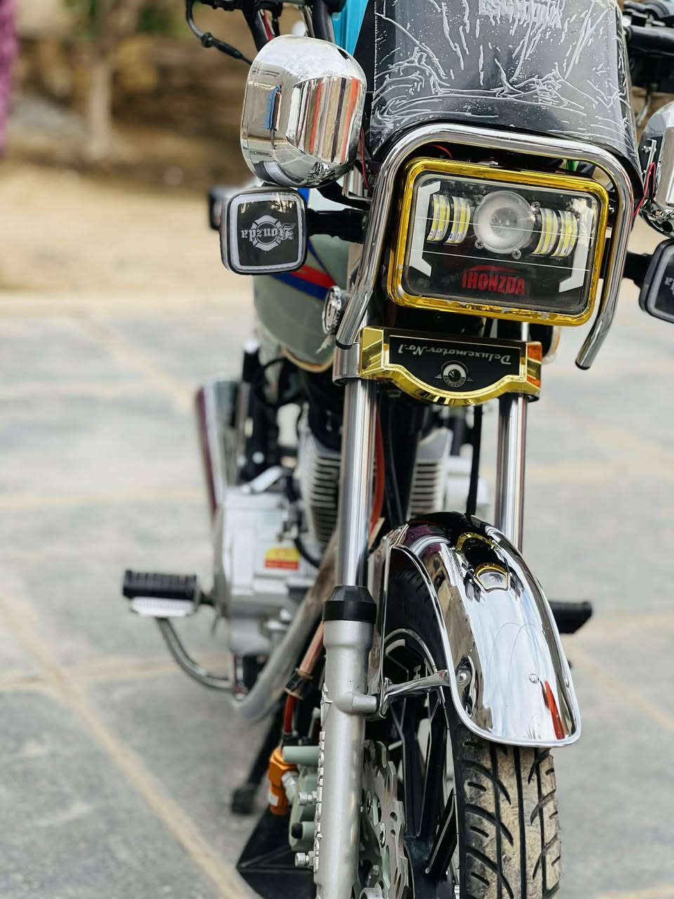 سلام عليكم دراجه لبيع سيفان موديل 2025 اورق كاملا دراجه جديده محرك 150سيسي سعر775وبيها مجال مكان بابل


**إذا كنت صاحب هذا الإعلان وتريد حذفه لأي سبب، رجاءا أرسل رسالة إلى الدعم الفني**